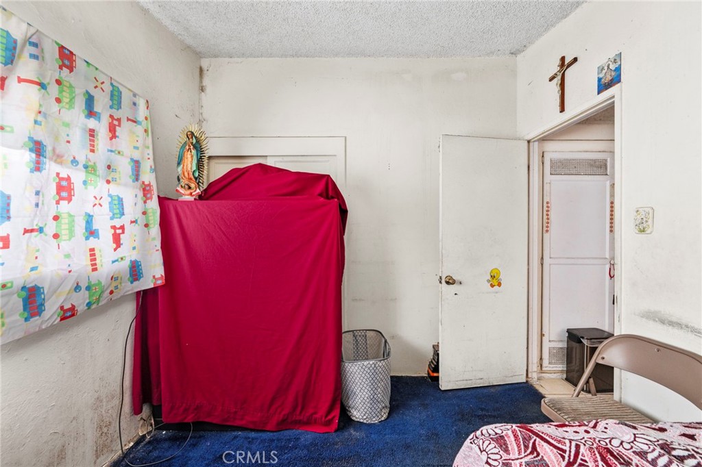 https://media.crmls.org/medias/cfdeb3b4-095d-4322-a9a3-2f6025988532.jpg?preset=X-Large