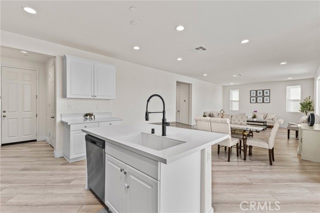 Detail Gallery Image 7 of 49 For 30342 Singer Lane, Menifee,  CA 92584 - 5 Beds | 3/1 Baths