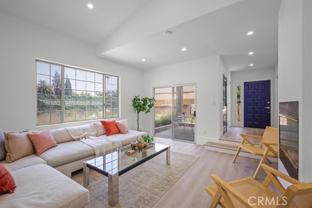 314 Lola Avenue, Pasadena CA: https://media.crmls.org/medias/cfe0fa39-47c5-47fe-aecc-c5ab02101051.jpg