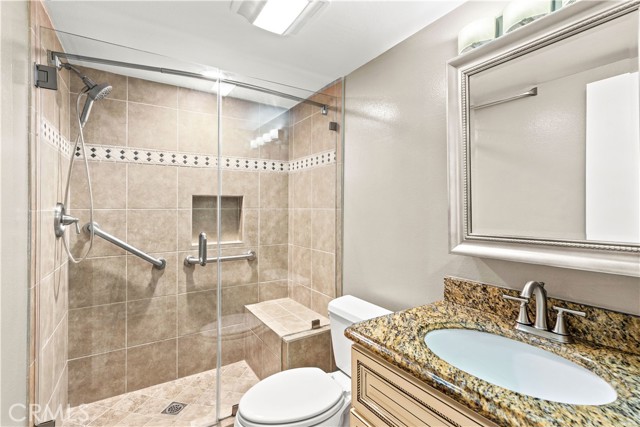 Detail Gallery Image 17 of 35 For 21 Summerwalk Ct, Newport Beach,  CA 92663 - 2 Beds | 2 Baths