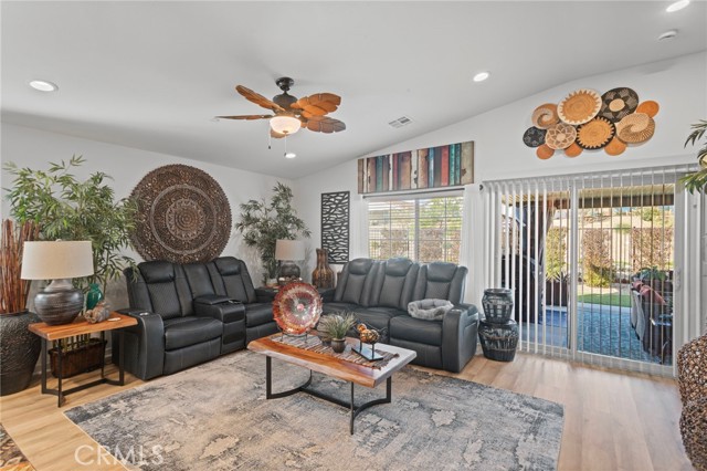 Detail Gallery Image 6 of 33 For 1648 Beacon, Beaumont,  CA 92223 - 2 Beds | 2 Baths