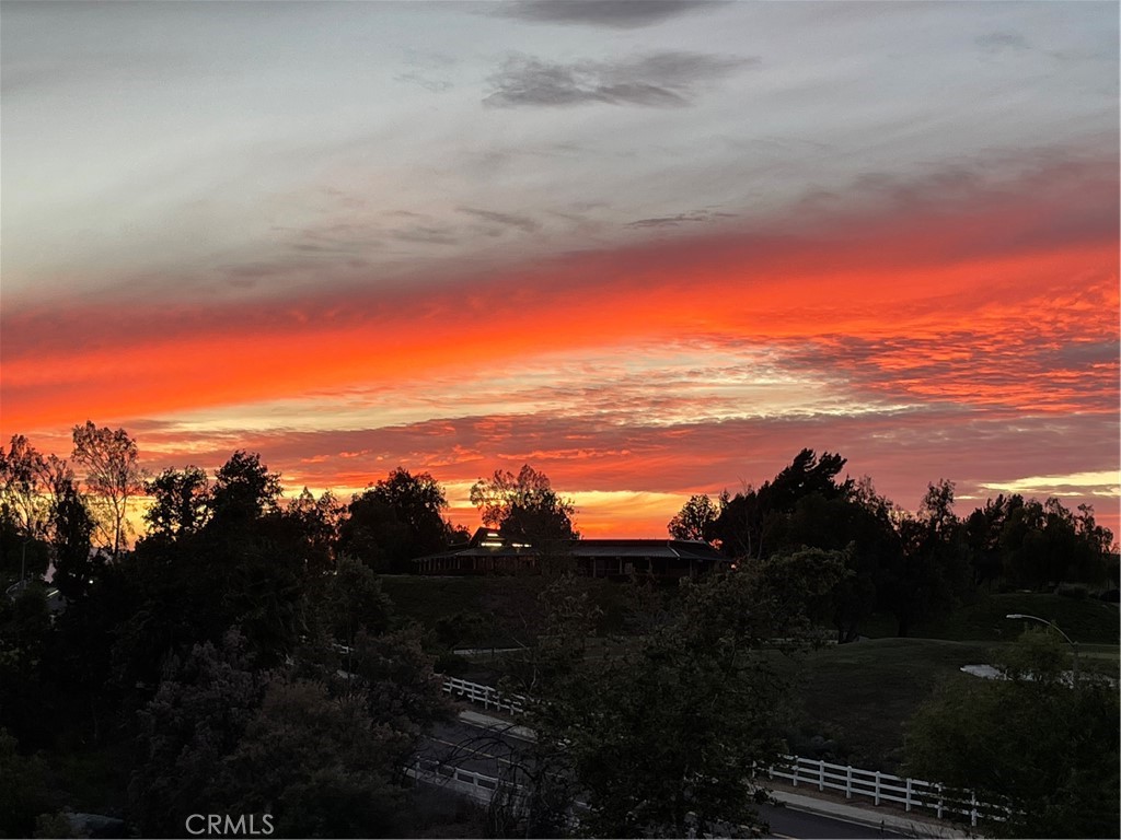 https://media.crmls.org/medias/cfe1cf3b-63b3-45fc-a952-771228e57db8.jpg?preset=X-Large