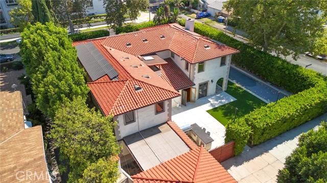 11159 La Maida Street, North Hollywood CA: https://media.crmls.org/medias/cfe1f974-8dd1-44dd-ad77-8cade80b2a72.jpg