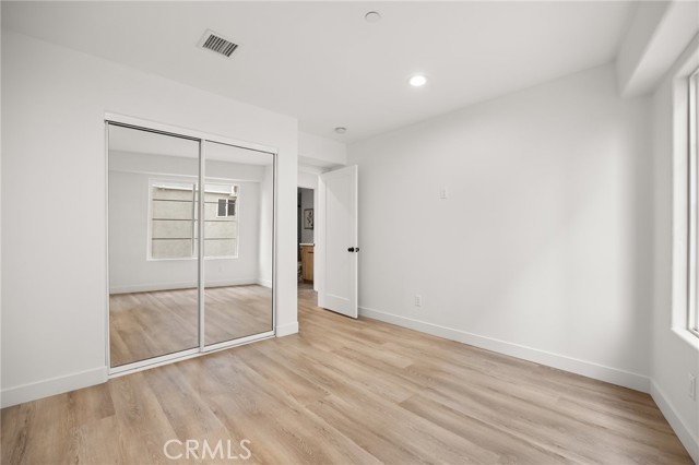 Detail Gallery Image 23 of 32 For 2391 Yorkshire Dr, Los Angeles,  CA 90065 - 3 Beds | 2/1 Baths