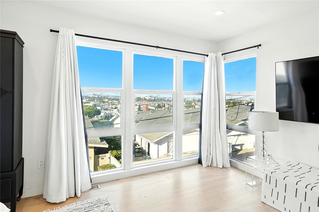 MLS #OC25133197 image #26