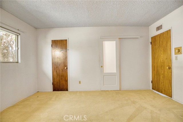 8834 Gerald Avenue, North Hills CA: https://media.crmls.org/medias/cfe31932-27f2-4f46-9f38-8cee8d7d5fb3.jpg