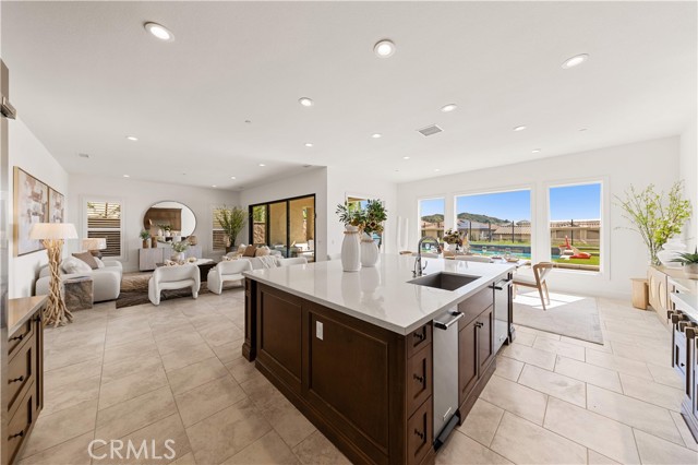 Detail Gallery Image 8 of 38 For 20564 W Bluebird Ct, Porter Ranch,  CA 91326 - 5 Beds | 5/1 Baths