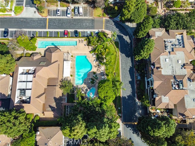 Detail Gallery Image 3 of 59 For 2563 Plaza Del Amo #204,  Torrance,  CA 90503 - 2 Beds | 2 Baths