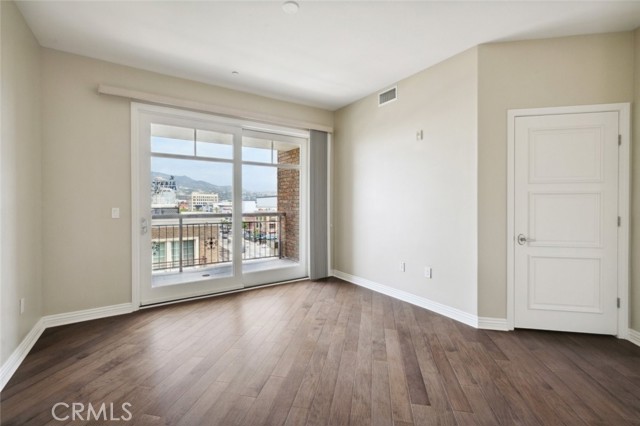 Detail Gallery Image 42 of 71 For 619 Caruso Ave, Glendale,  CA 91210 - 2 Beds | 3 Baths