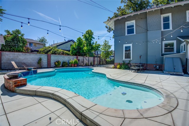 Detail Gallery Image 13 of 60 For 2124 20th St, Bakersfield,  CA 93301 - 4 Beds | 3/1 Baths