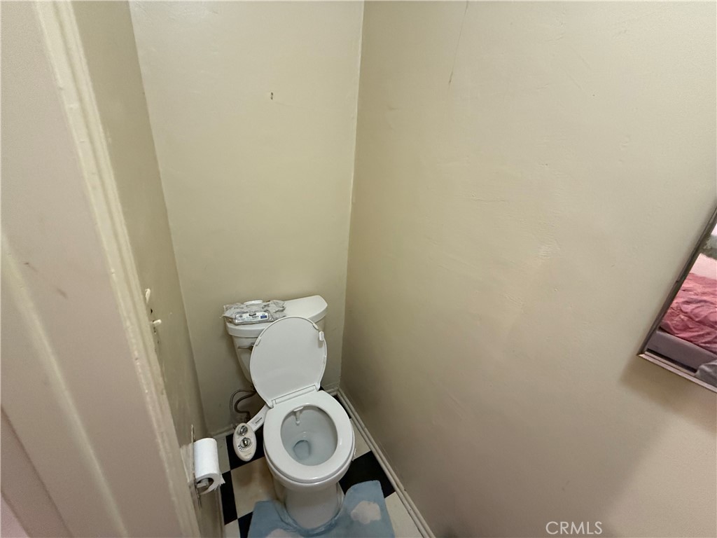 https://media.crmls.org/medias/cfe5b066-1038-402f-b600-ff7398ab8aa6.jpg?preset=X-Large