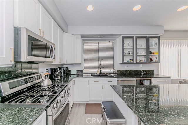 2061 S Sawgrass Court, La Habra CA: https://media.crmls.org/medias/cfe5edcd-8ac1-450d-9ddb-dbb191901b83.jpg