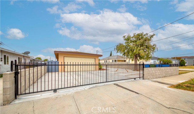 1442 W 220th St., Torrance CA: https://media.crmls.org/medias/cfe6d46a-bc22-4eae-8ac3-fae146847581.jpg