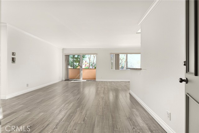 5403 Newcastle Avenue photo 7