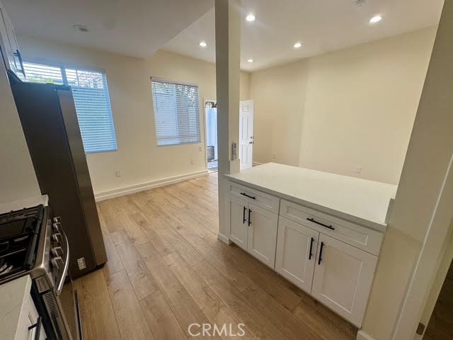 Detail Gallery Image 20 of 31 For 405 W Broadway, Glendale,  CA 91204 - – Beds | – Baths