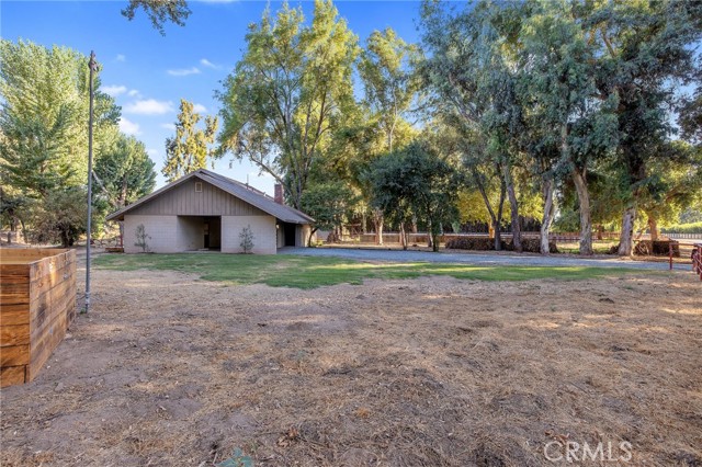 Detail Gallery Image 2 of 40 For 18677 Lort Dr, Visalia,  CA 93292 - 3 Beds | 2 Baths