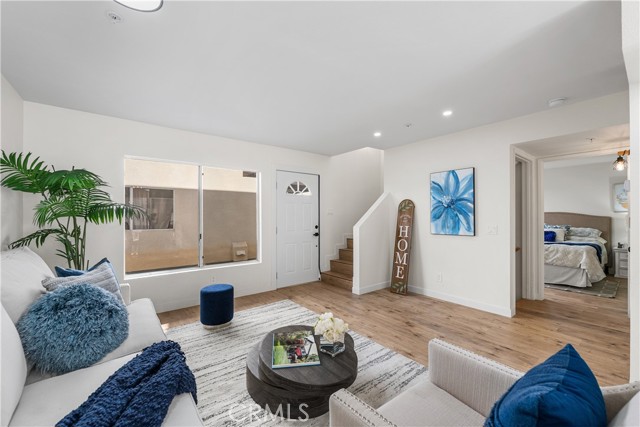 Detail Gallery Image 9 of 58 For 8800 Burnet Ave #15,  North Hills,  CA 91343 - 5 Beds | 3 Baths