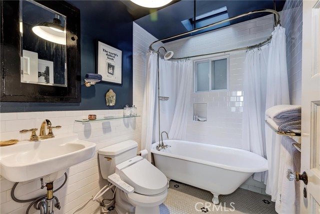Detail Gallery Image 14 of 72 For 532 Rialto Ave, Venice,  CA 90291 - 3 Beds | 2 Baths