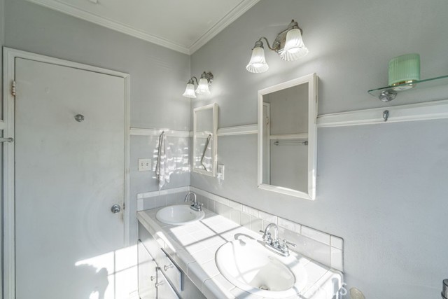Detail Gallery Image 8 of 32 For 6770 E Parapet St, Long Beach,  CA 90808 - 3 Beds | 2 Baths