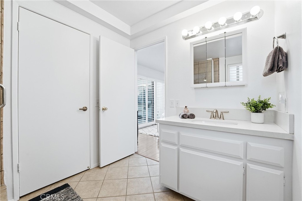 MLS #OC25270578 image #30