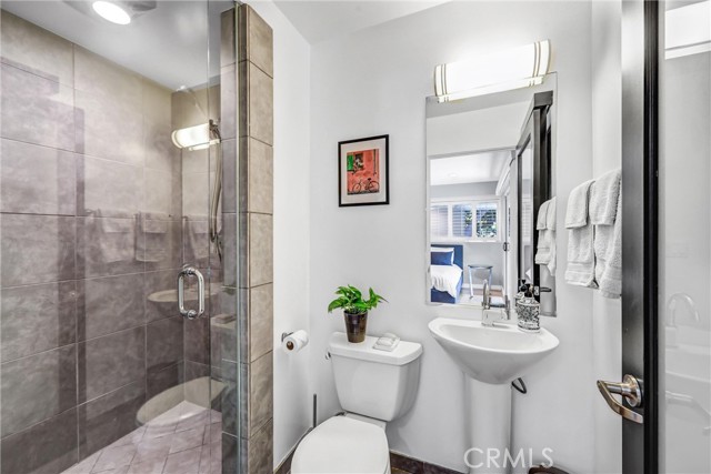 Detail Gallery Image 21 of 31 For 1120 N El Centro #5,  Los Angeles,  CA 90038 - 2 Beds | 2/1 Baths