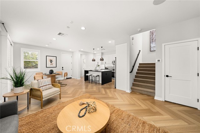 1419 N Indian Hill Boulevard, Claremont CA: https://media.crmls.org/medias/cfec3f37-0c1f-44a4-bdd1-1a17cec81675.jpg