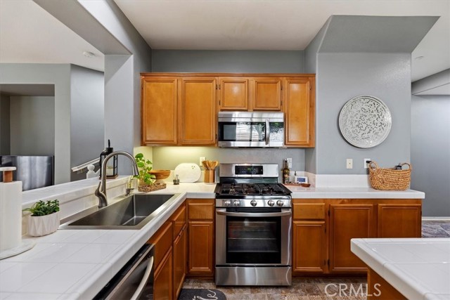27886 John F Kennedy Drive, Moreno Valley CA: https://media.crmls.org/medias/cfec8183-c5da-48f1-aedc-9b22f293ca7b.jpg
