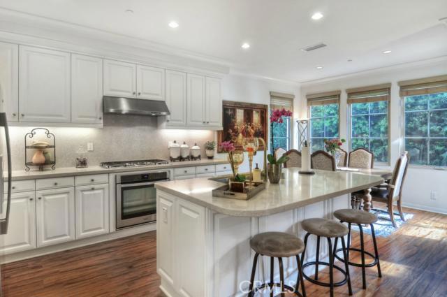 Detail Gallery Image 3 of 24 For 41 Bianco, Irvine,  CA 92618 - 3 Beds | 2/1 Baths