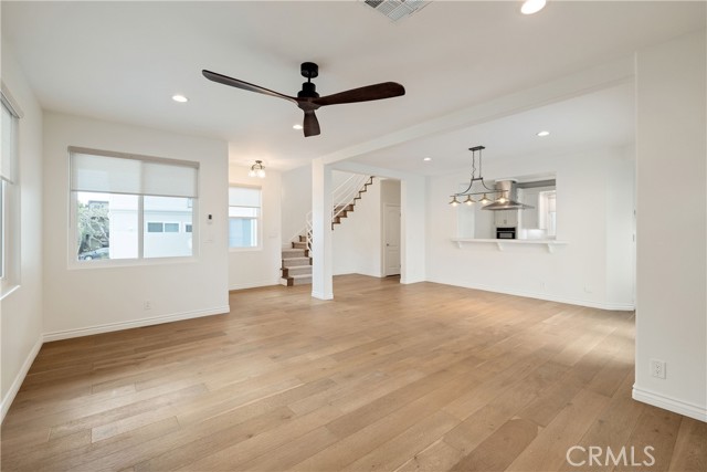 Detail Gallery Image 5 of 56 For 1707 Marshallfield #B,  Redondo Beach,  CA 90278 - 3 Beds | 3 Baths