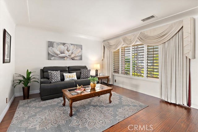 Detail Gallery Image 4 of 53 For 420 W Tichenor St, Compton,  CA 90220 - 3 Beds | 2 Baths