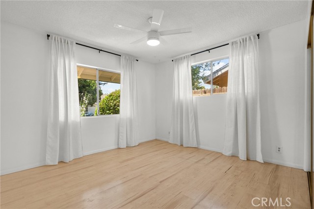 6644 Bianca Avenue, Van Nuys CA: https://media.crmls.org/medias/cfedb091-3812-46d8-b612-22a8a42f801c.jpg