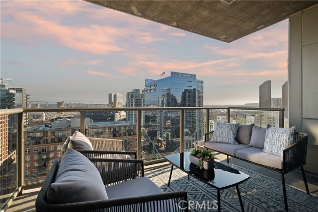 Detail Gallery Image 11 of 31 For 800 the Mark Ln #1806,  San Diego,  CA 92101 - 1 Beds | 1/1 Baths