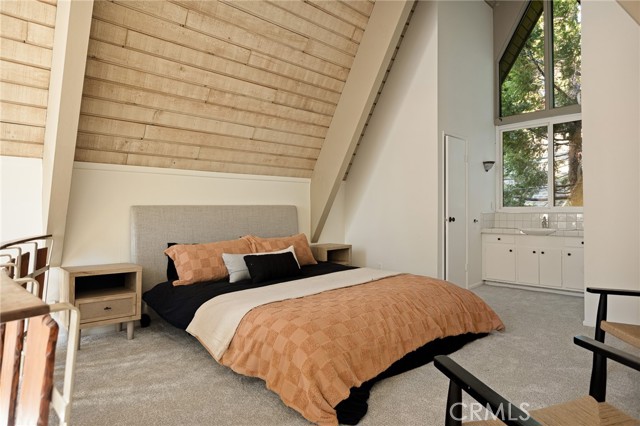 Detail Gallery Image 21 of 36 For 180 Grass Valley #37,  Lake Arrowhead,  CA 92352 - 2 Beds | 2 Baths