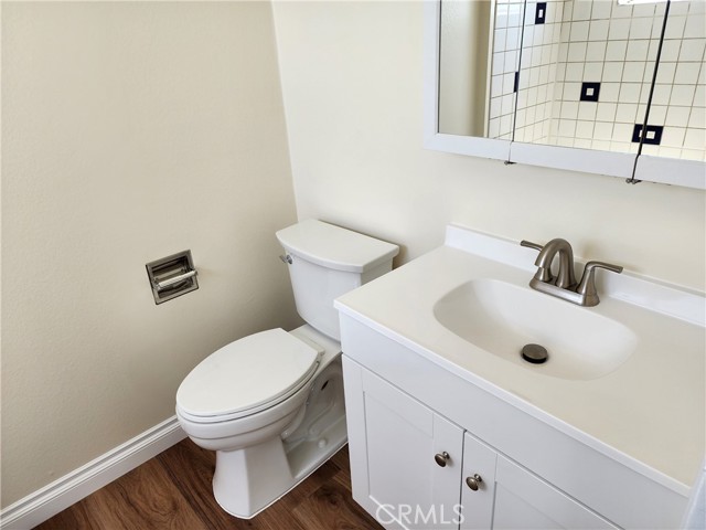 Detail Gallery Image 9 of 9 For 185 Quincy Ave #402,  Long Beach,  CA 90803 - 2 Beds | 2 Baths