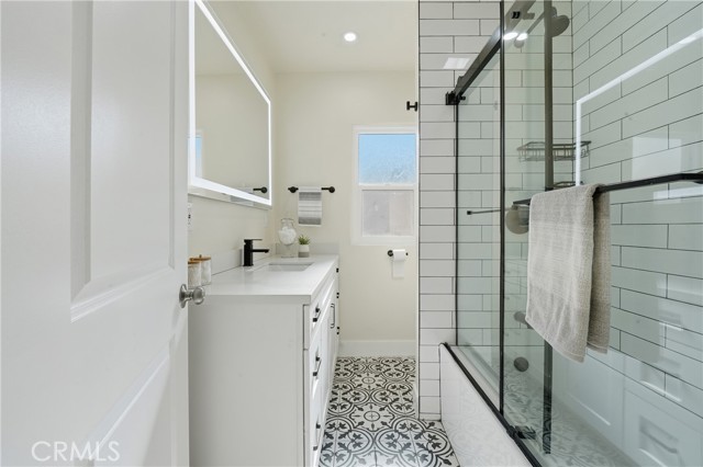 Detail Gallery Image 11 of 24 For 10025 San Anselmo, South Gate,  CA 90280 - 3 Beds | 2 Baths