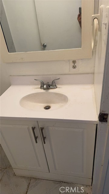 Detail Gallery Image 7 of 13 For 4109 W 5th #A1,  Santa Ana,  CA 92703 - 2 Beds | 2 Baths