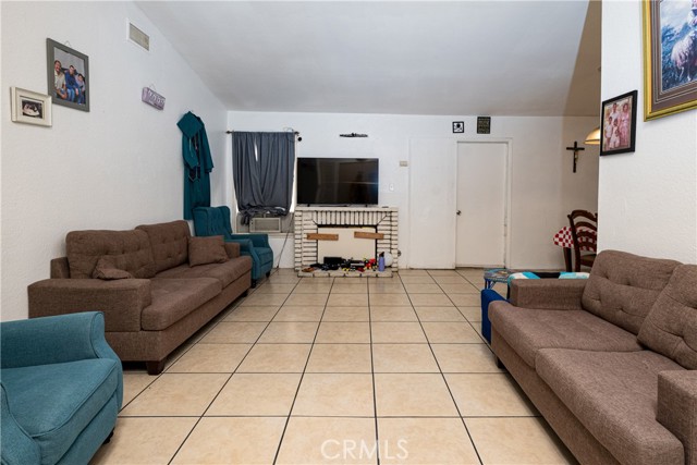 Detail Gallery Image 5 of 36 For 13848 Golden Eagle Ct, Moreno Valley,  CA 92553 - 3 Beds | 3 Baths