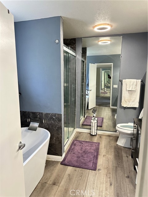 10215 Variel Ave #11, Chatsworth CA: https://media.crmls.org/medias/cff096b7-09bb-4486-9b4d-5bdba8715af9.jpg