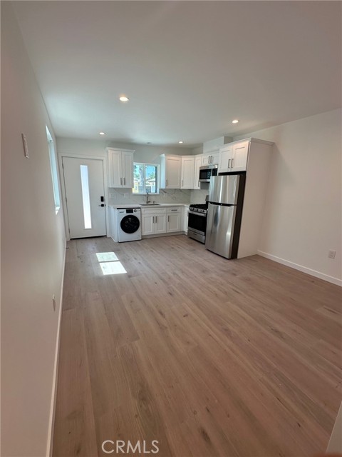 Detail Gallery Image 4 of 8 For 8006 Rhodes #1/2,  North Hollywood,  CA 91605 - 1 Beds | 1 Baths