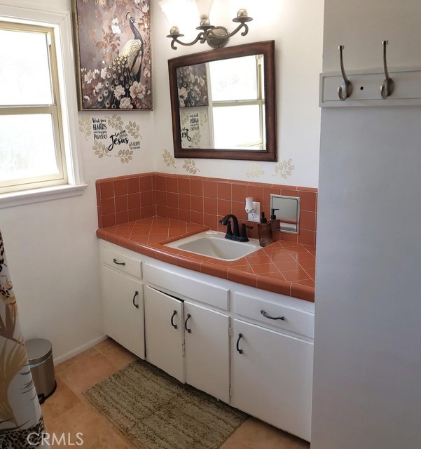 Detail Gallery Image 5 of 17 For 3555 E Avenue T6, Palmdale,  CA 93550 - 3 Beds | 2 Baths