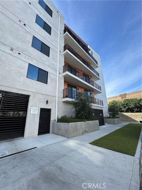 Detail Gallery Image 33 of 34 For 4383 N Sepulveda Blvd, Sherman Oaks,  CA 91403 - 2 Beds | 2 Baths