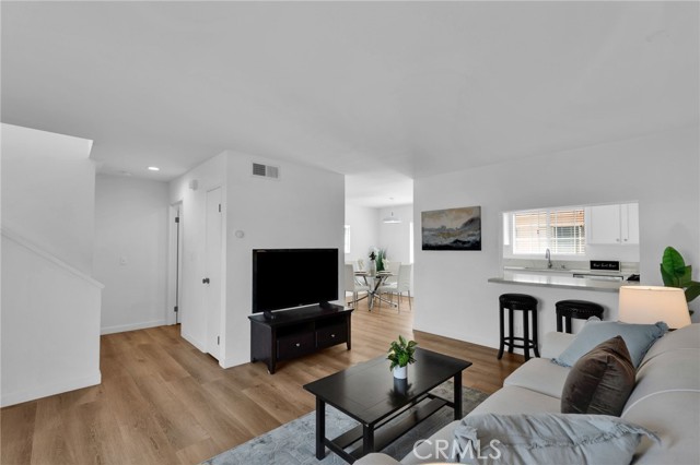 3101 Plaza Del Amo, Torrance CA: https://media.crmls.org/medias/cff31369-c908-429f-8723-a5b254bfb197.jpg