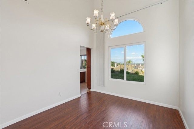 Detail Gallery Image 5 of 25 For 729 La Loma Ln, Corona,  CA 92879 - 4 Beds | 2/1 Baths