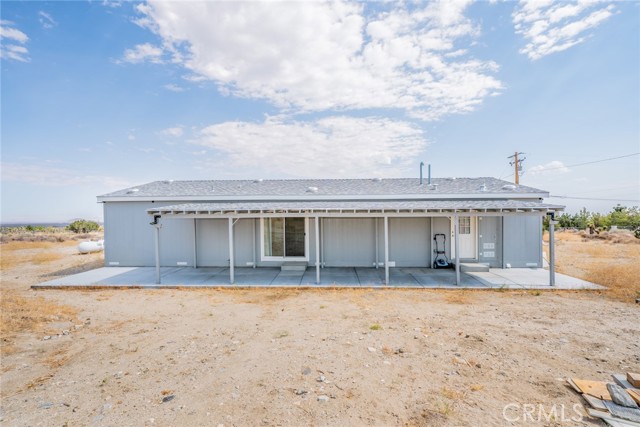 1573 Smoke Tree Road, Pinon Hills CA: https://media.crmls.org/medias/cff46acb-5a44-400b-ab96-6a3bbb22a23d.jpg