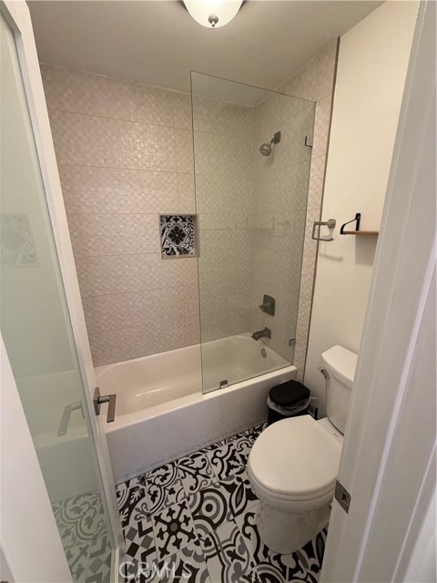 Detail Gallery Image 14 of 39 For 6275 Canoga, Woodland Hills,  CA 91367 - 2 Beds | 1 Baths