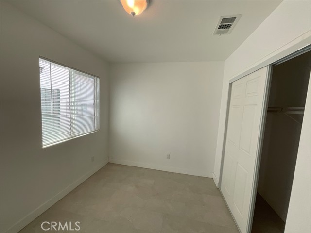 Detail Gallery Image 5 of 13 For 17371 Queens Ln #105,  Huntington Beach,  CA 92647 - 3 Beds | 2 Baths