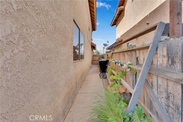 365 E Vodden Street, Rialto CA: https://media.crmls.org/medias/cff79702-a16e-45cc-94a1-e657b4606c24.jpg