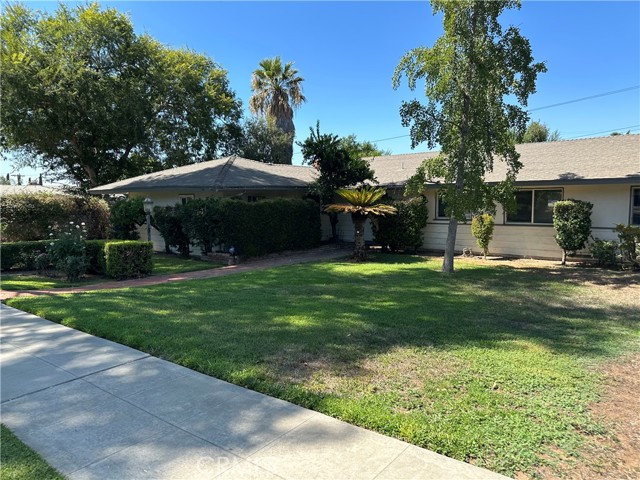 2443 Gloucester Way, Riverside, CA 92506