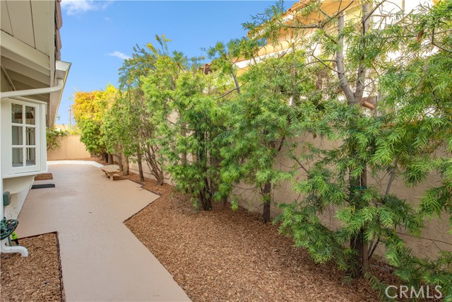 Detail Gallery Image 3 of 34 For 33 Sandpiper, Irvine,  CA 92604 - 4 Beds | 2 Baths