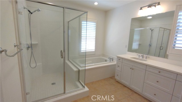 73 Gardenhouse Way, Irvine CA: https://media.crmls.org/medias/cffa9e3a-8105-4d82-a8ee-1ecc5aa5234b.jpg